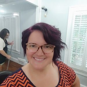 Meet your Posher, Laura